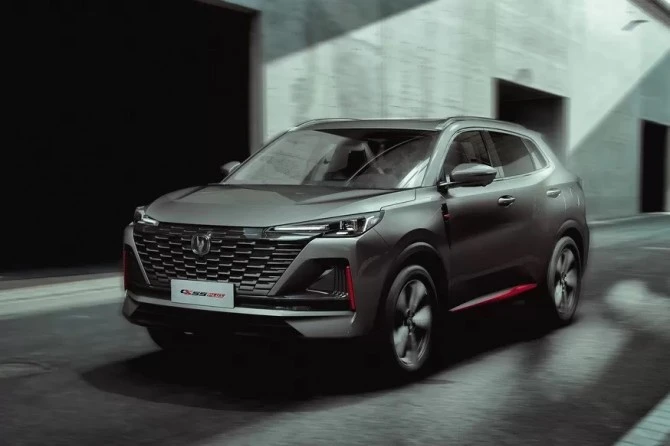 Changan CS55 Plus - фото №3